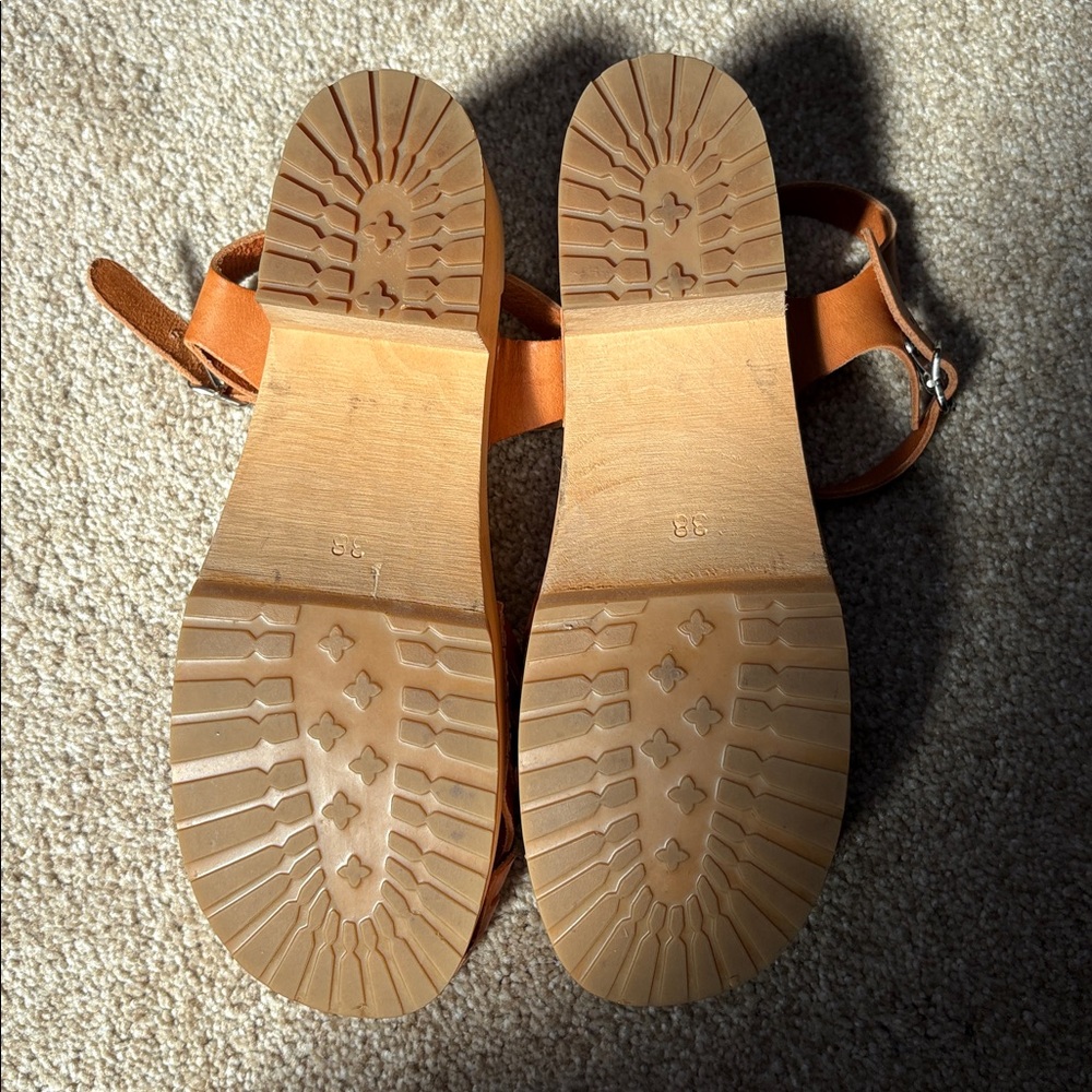 Swedish Hasbeens Tan Leather Woven Platform Clogs - Picture 6 of 8